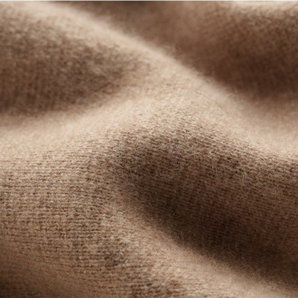 Light Luxury - Women's Long Cashmere Knitted Cardigan - Picture 11 of 14